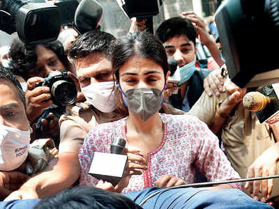 रिया चक्रवर्ती कूपर अस्पताल मुर्दाघर के ‘प्रतीक्षा क्षेत्र’ में थीं: बीएमसी 