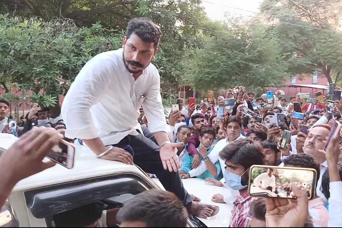 यूपी: कांग्रेस प्रमुख संग कृषि विधेयक के खिलाफ धरना करने वाले कार्यकर्ता गिरफ्तार   