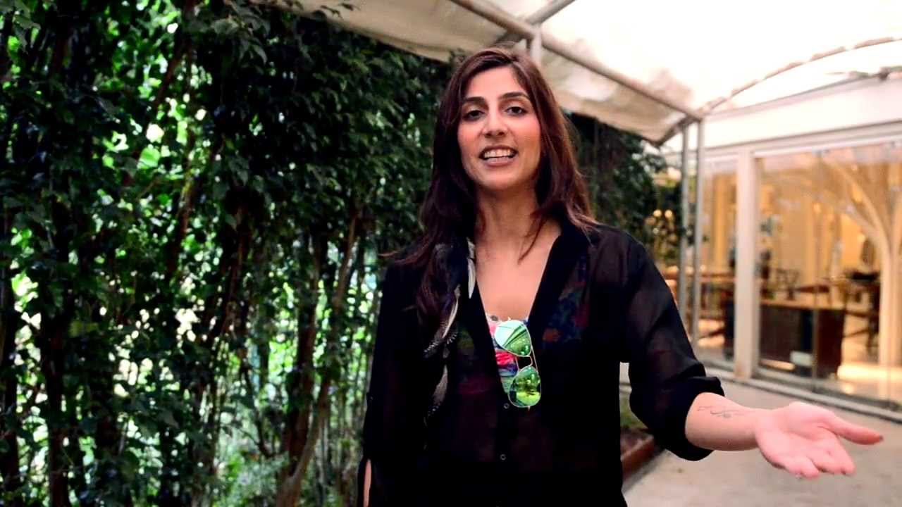 बॉलीवुड ड्रग्स मामला: एनसीबी कार्यालय पहुंची फैशन डिजाइनर सिमोन खंबाटा