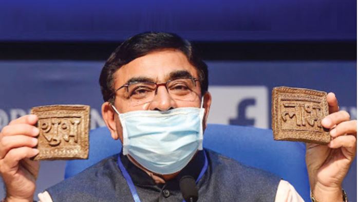 मोबाइल से होने वाले रेडिएशन और बीमारियों से बचाती है गोबर से बनी चिप : वल्लभभाई कठीरिया