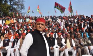 akhilesh yadav in public