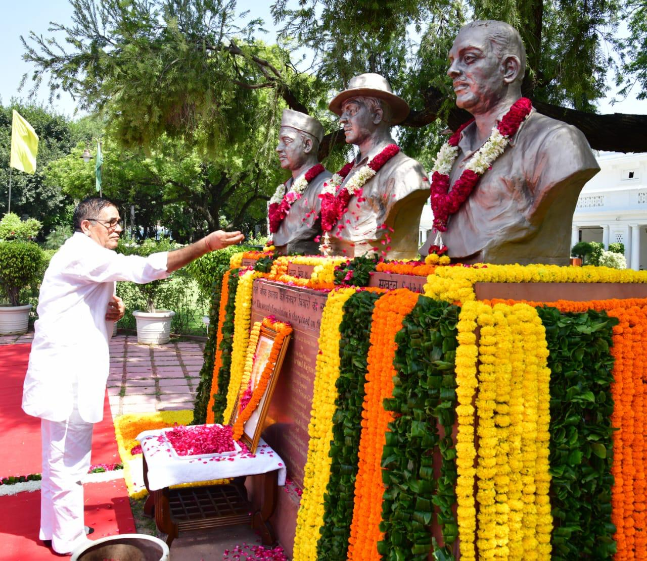 विट्ठलभाई पटेल 152वीं जयंती और भगत सिंह की 118वीं जयंती पर दिल्ली विधानसभा में आयोजित किया गया पुष्पांजलि समारोह