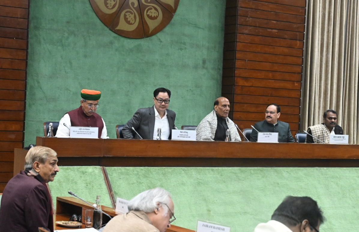 संसद के बजट सत्र से पहले केंद्रीय रक्षा मंत्री राजनाथ सिंह ने की सर्वदलीय बैठक की अध्यक्षता