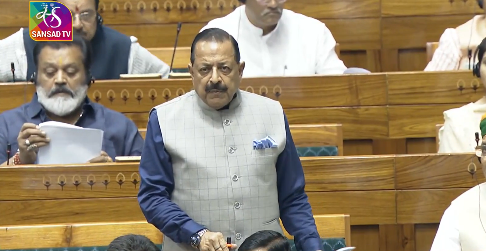 लोकसभा में सार्वजनिक परीक्षाओं में नकल और पेपर लीक रोकने के लिए संशोधन विधेयक पेश, सख्त सजा और फास्ट ट्रैक कोर्ट का प्रस्ताव