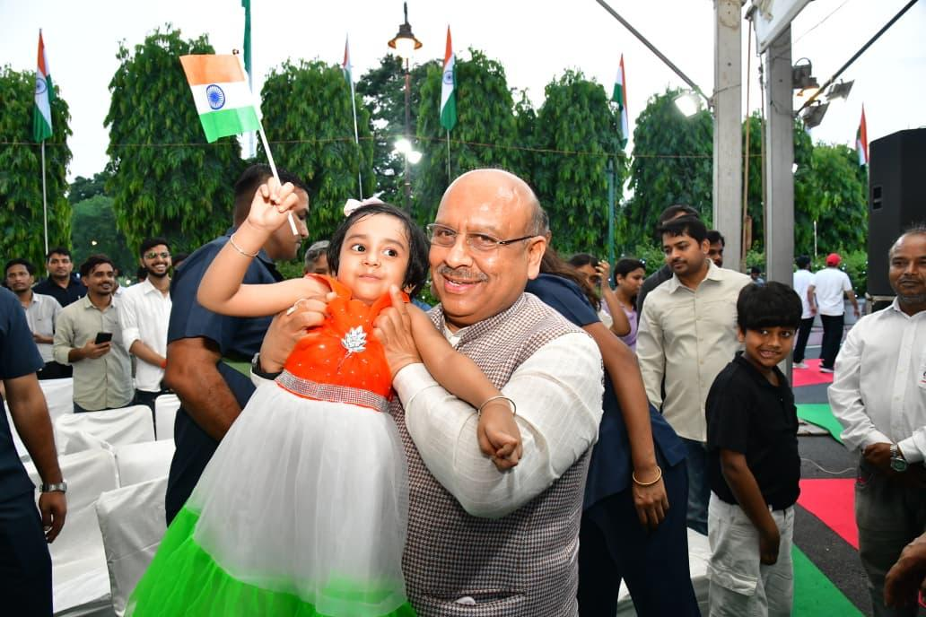 तिरंगे के रंगों में जगमगाई दिल्ली विधानसभा, हजारों नागरिक पहुंचे; विजेन्द्र गुप्ता बोले- लोकतंत्र के सच्चे प्रहरी हैं नागरिक