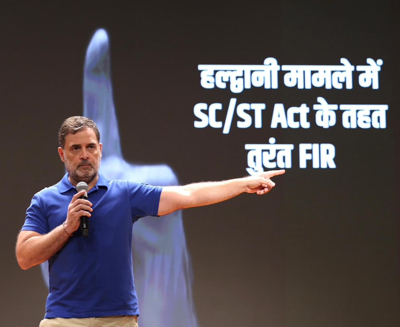 खरगे की रैली के बाद मंच ‘शुद्धिकरण’ विवाद पर राहुल गांधी का हमला, बोले- तुरंत दर्ज हो FIR